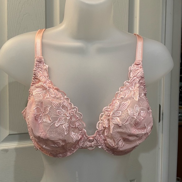 Bali Other - Bali Delicate Pink Floral Lace Bra